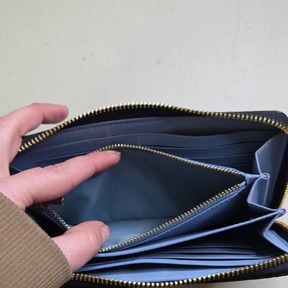 Coach Accordian  Zip Wallet - Picture 8 of 11